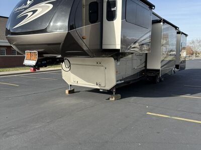 2016 Cardinal By Forest River