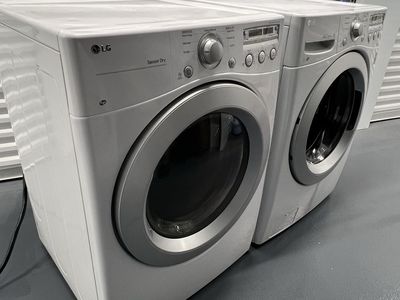 Washer And Dryer - LG Set
