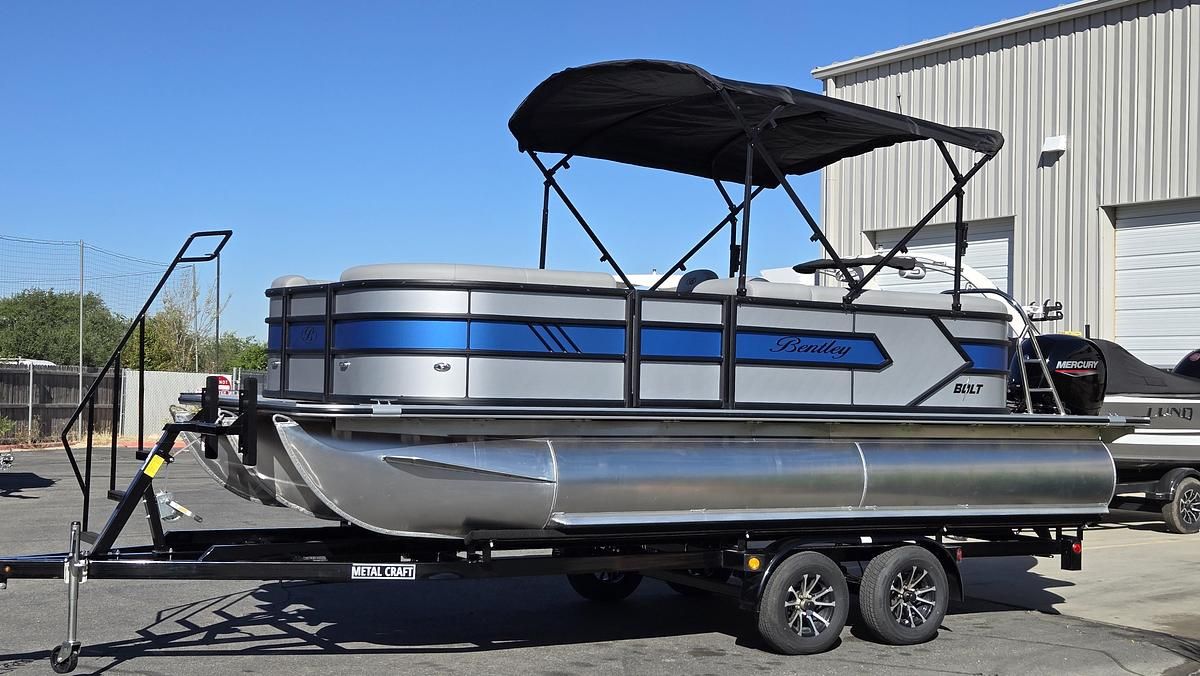 2026 Bentley Pontoons 203 Bolt