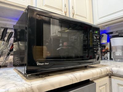 Magic Chef Black Countertop Microwave Oven
