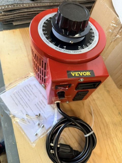 VEVOR TDGC-2KVA 2000W 0-130V AC 60Hz Variable Transformer (Variac) Power Supply