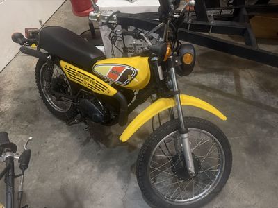Yamaha Enduro DT100 Vintage Motorcycle Yellow Used