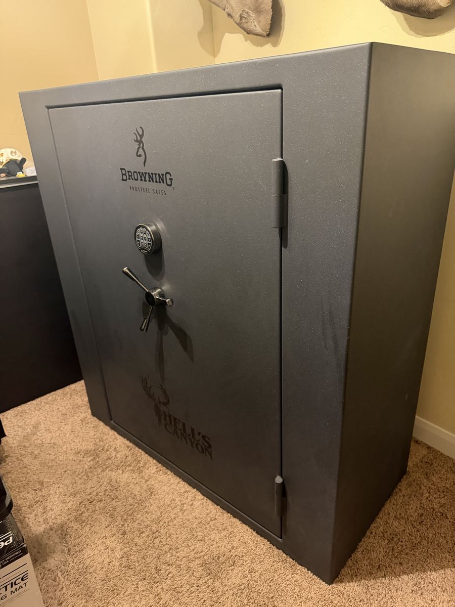 Browning Hell’s Canyon HS65 Safe