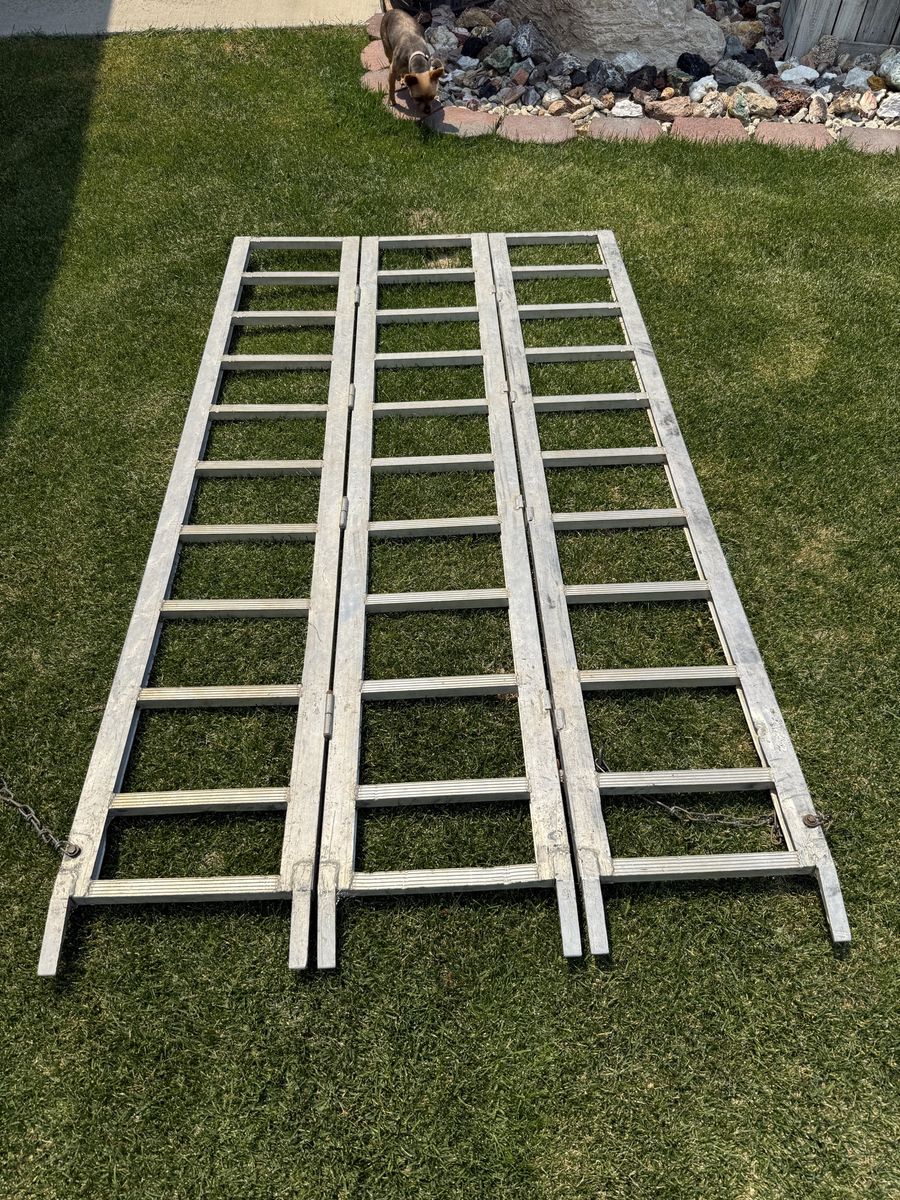 Heavy-Duty Aluminum Tri-Fold Loading Ramps
