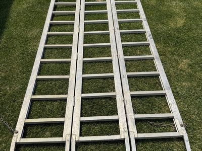 Heavy-Duty Aluminum Tri-Fold Loading Ramps