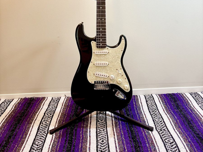 Squier Stratocaster Starcaster Guitar