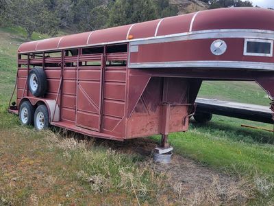 1993 Ponderosa Gooseneck Livestock Trailer
