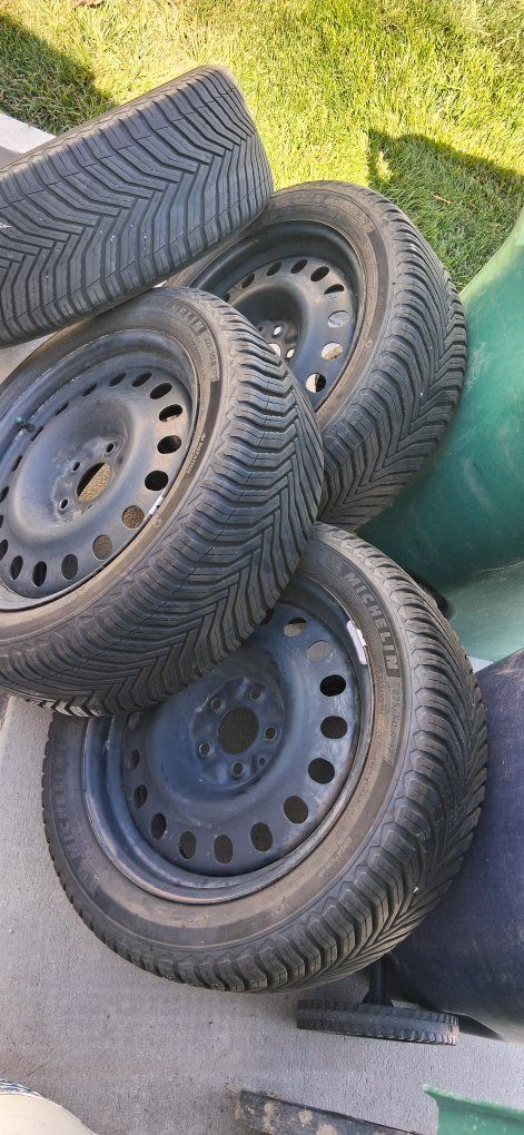 Michelin cross climate Winter Tires on Steel Wheels - Set of 4 (Date Codes  2020, 2022 2026