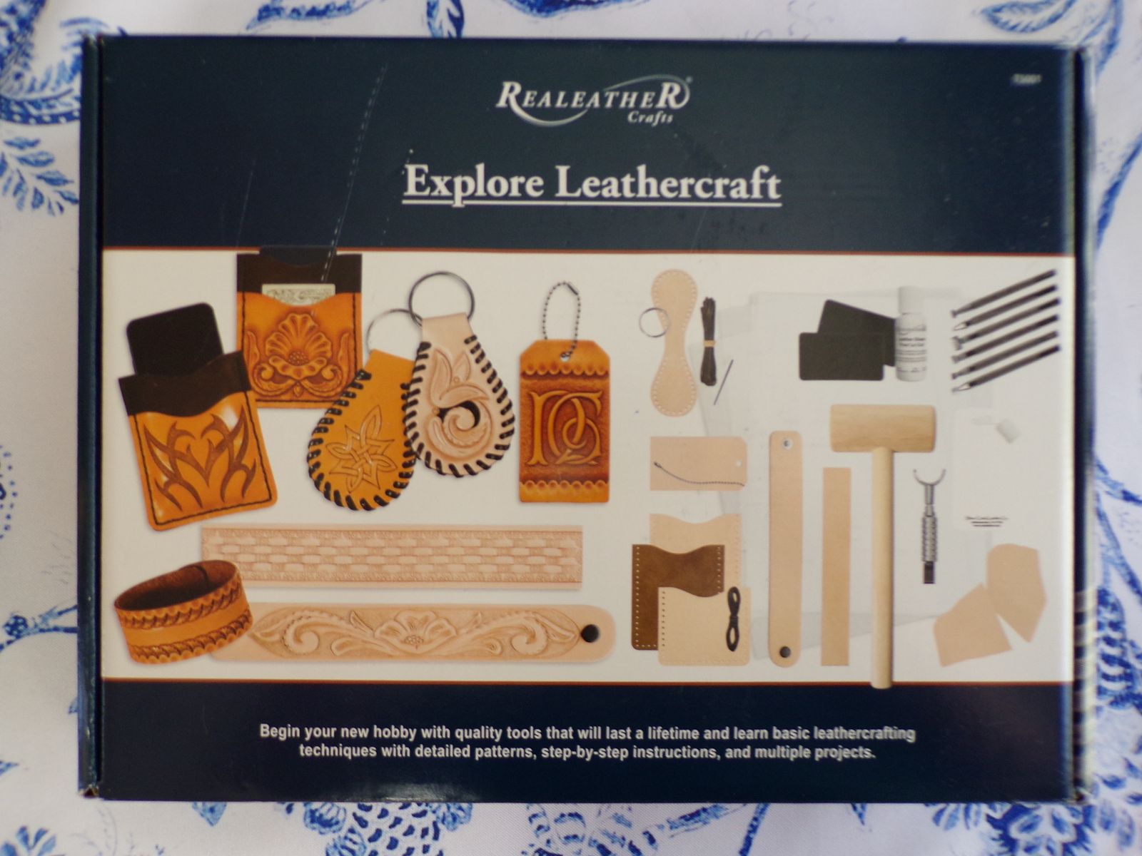 Realeather Explore Leathercraft Kit :: Almost Complete :: With Book And Dye