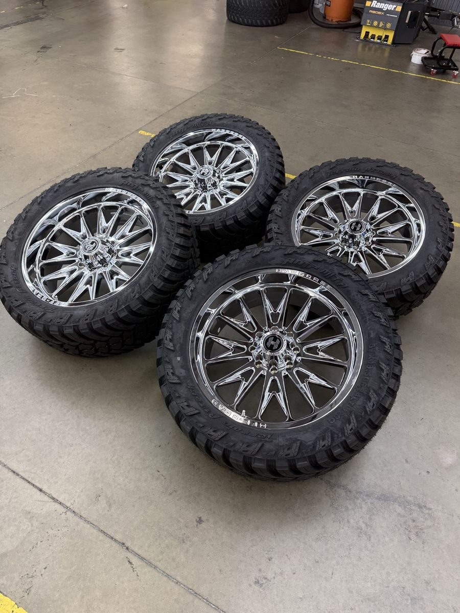 NEW 24x10 hardcore offroad wheels/ 37x13.50r24 amp m/t 8x170