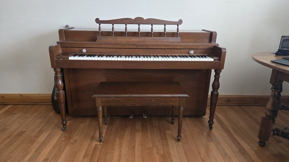 Howard Piano