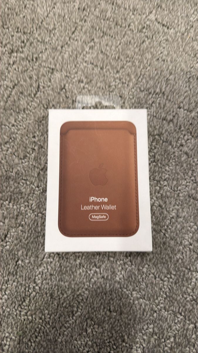 Apple iPhone Leather Wallet with MagSafe - Brown (New)