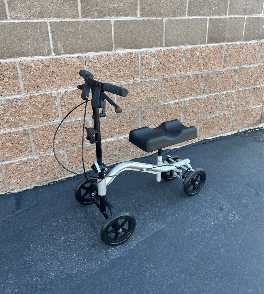 NICE! Knee Scooter