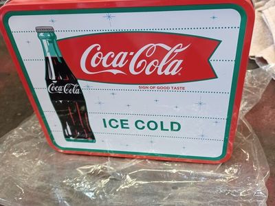 Coca cola kids lunch box. never used about 25 years old