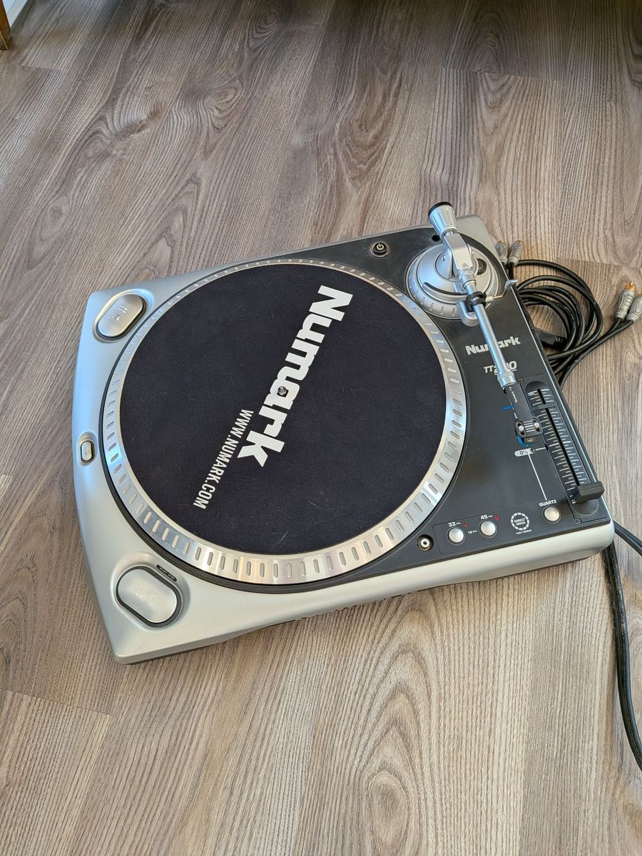 Numark TT200 Direct-Drive Turntable w/ Upgraded Audio-Technica Cartridge