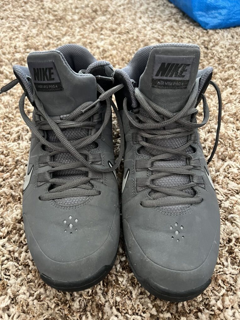 Nike Basketball Shoes Size 9