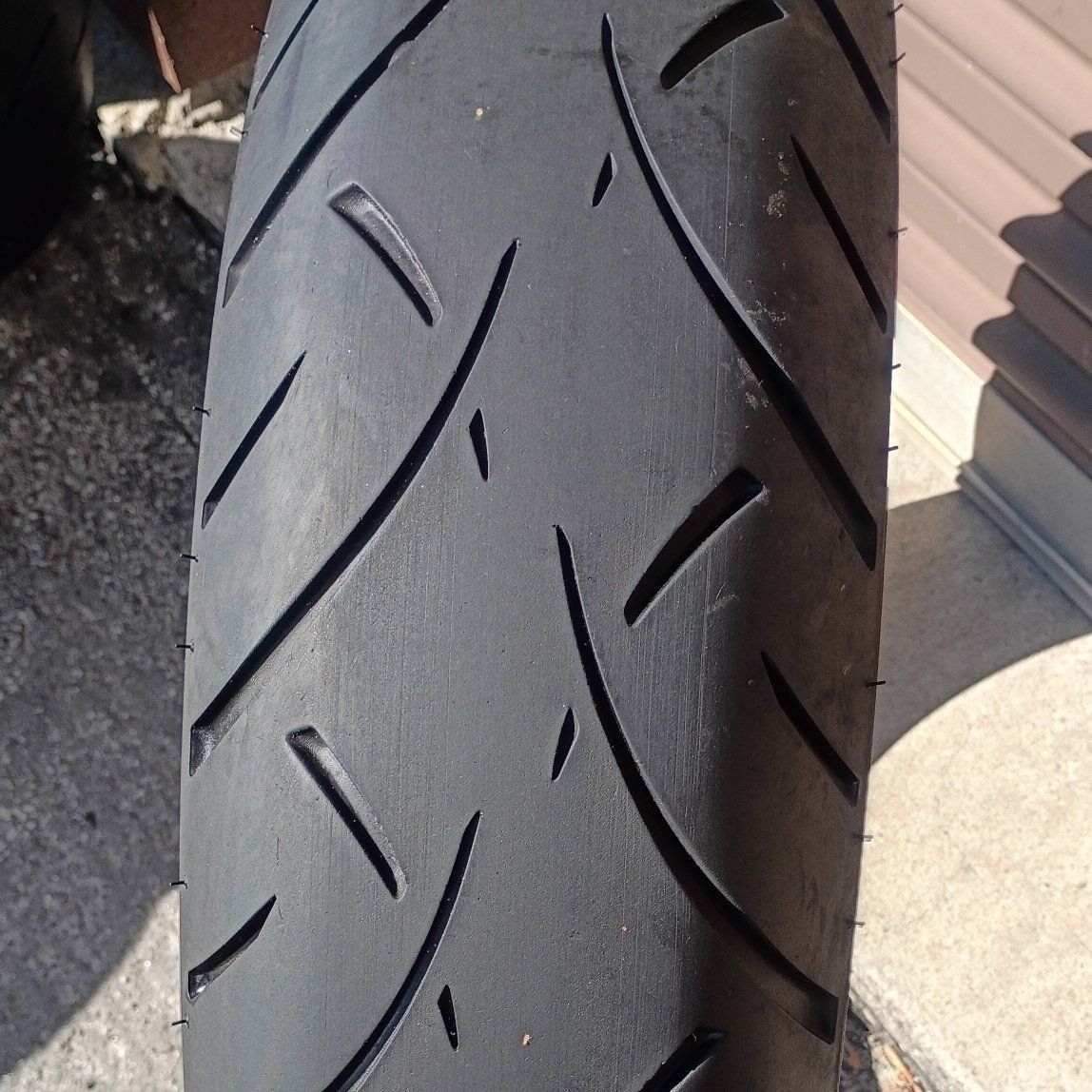 Great 150/70B18 Rear Motorcycle Tire!
