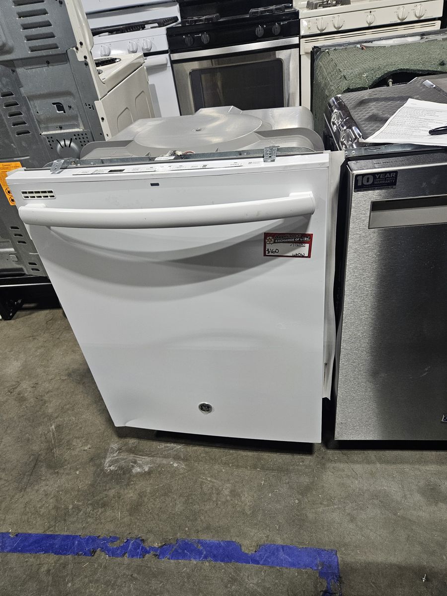 GE Appliances White Built-in Dishwasher with Front Controls