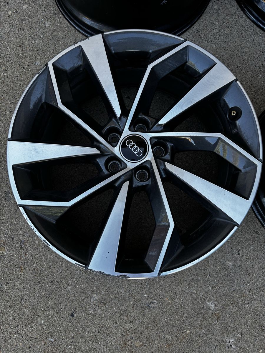 Main image 3