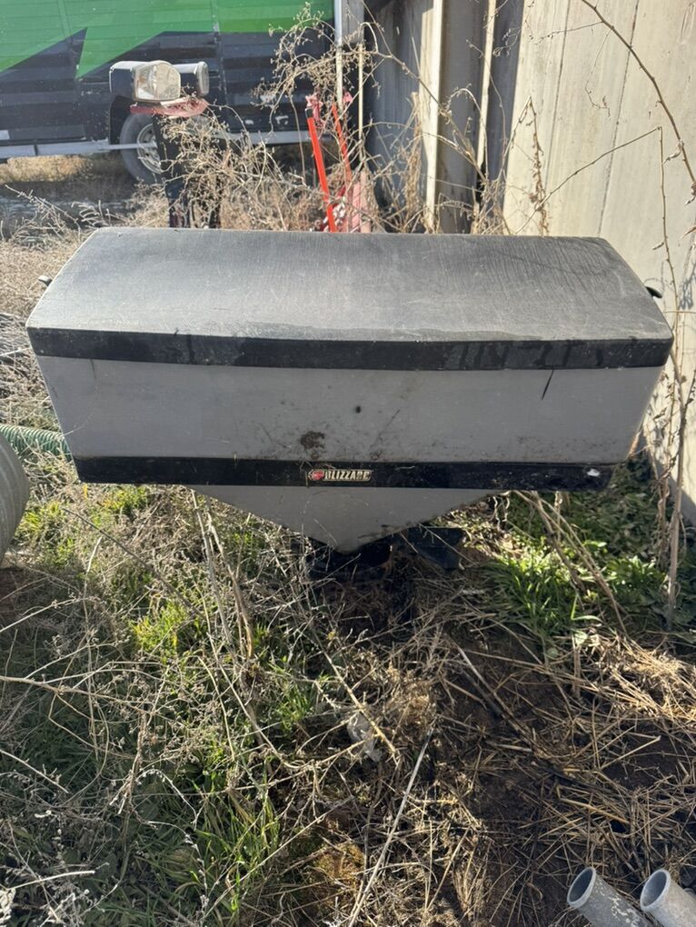 Blizzard Tailgate Salter