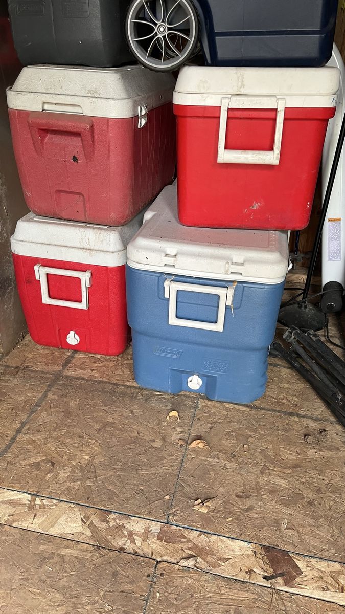 Coleman/ Igloo Coolers