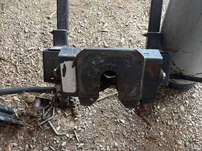 Husky Adjust Fifth Wheel Hitch