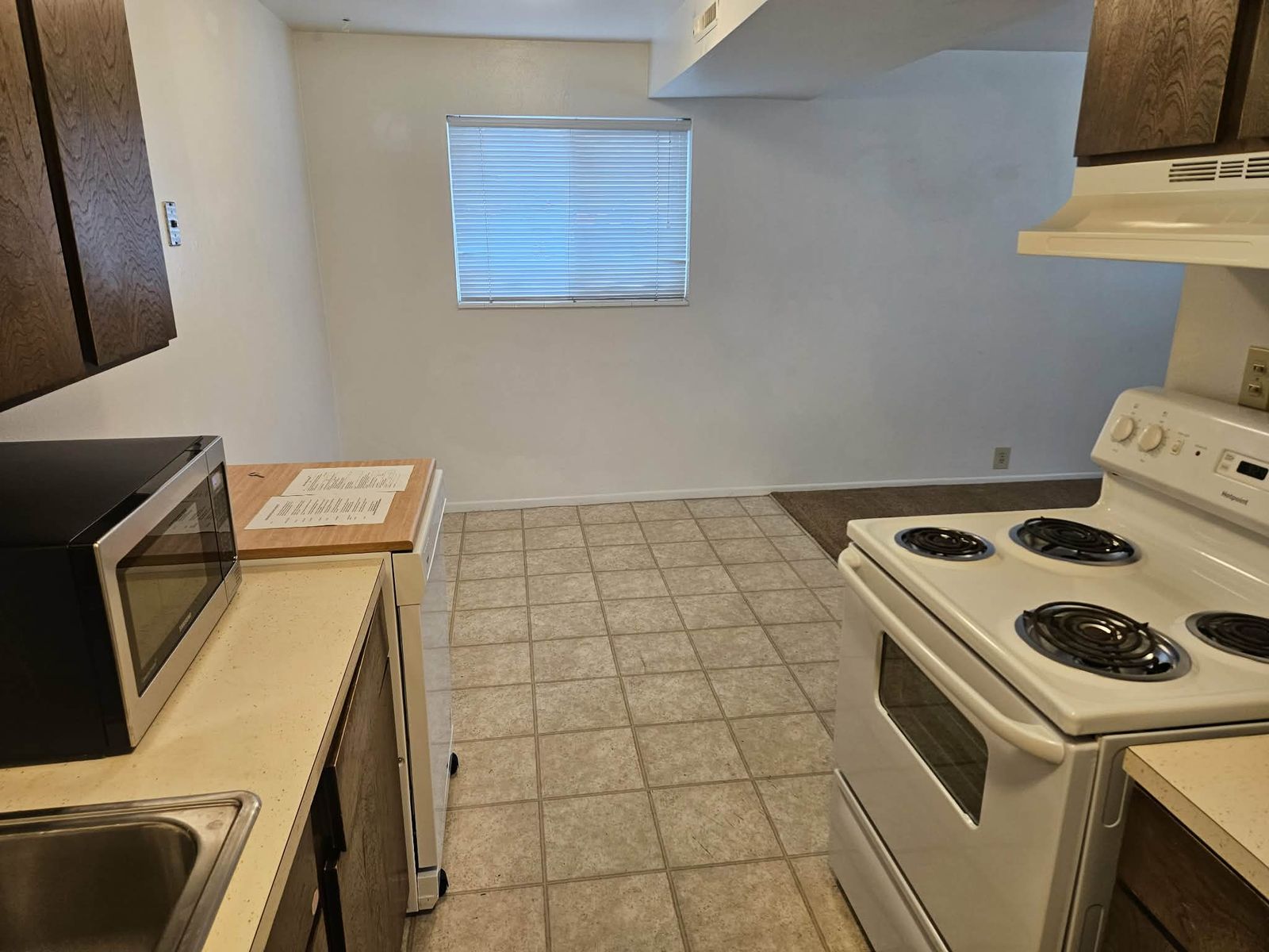 Main image 12