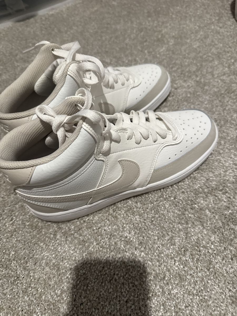 Nike shoes sz 9.5 
