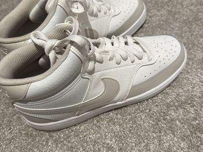 Nike shoes sz 9.5