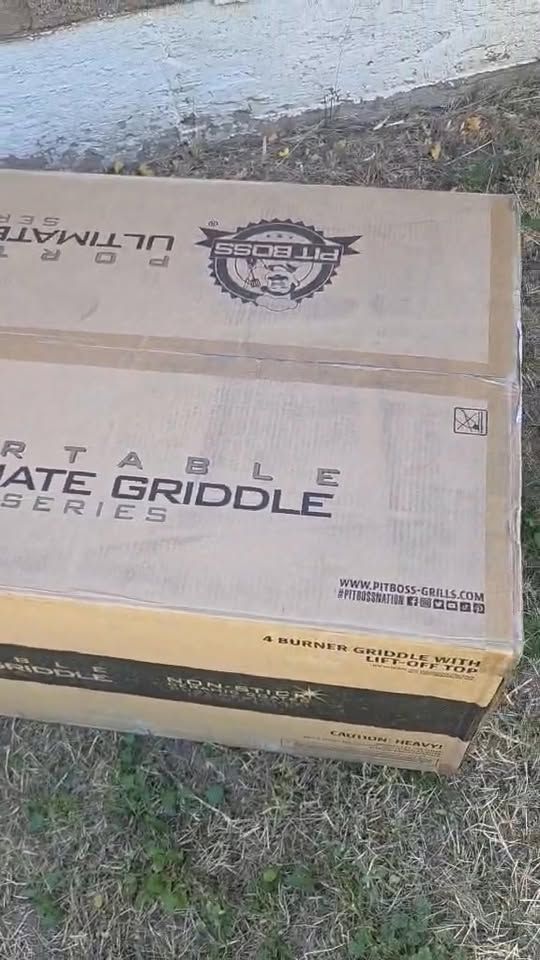 Pit Boss Ultimate Griddle grill