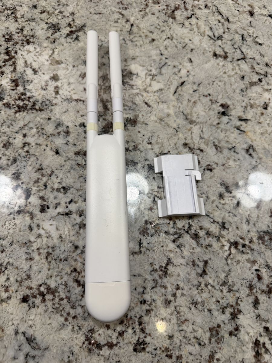 Ubiquiti UniFi AC Mesh (UAP-AC-M)