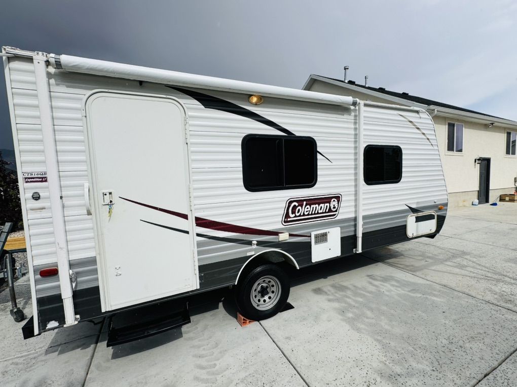 Clean 2014 Coleman Expedition ULtralite