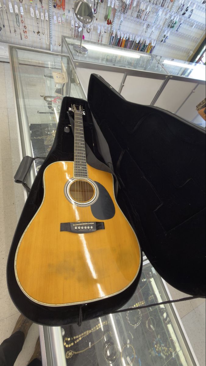 Samick Opus III Acoustic Electric Guitar with Built-in Tuner & EQ - Excellent Condition, Soft Hard Case Included