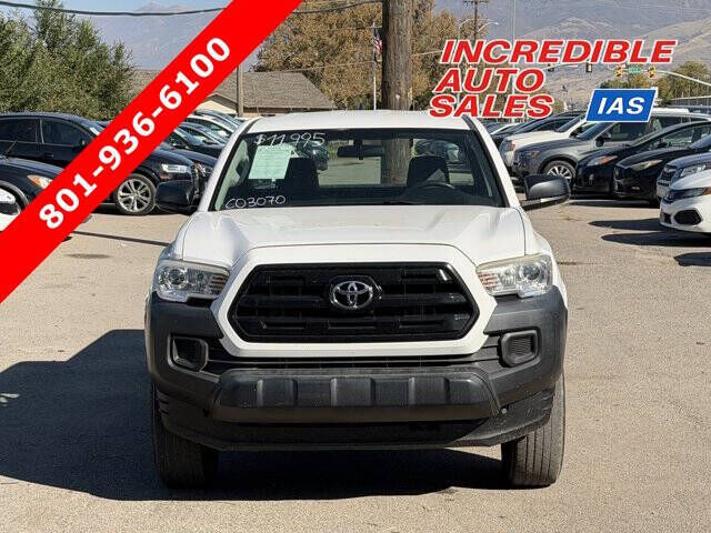 2017 TOYOTA TACOMA SR