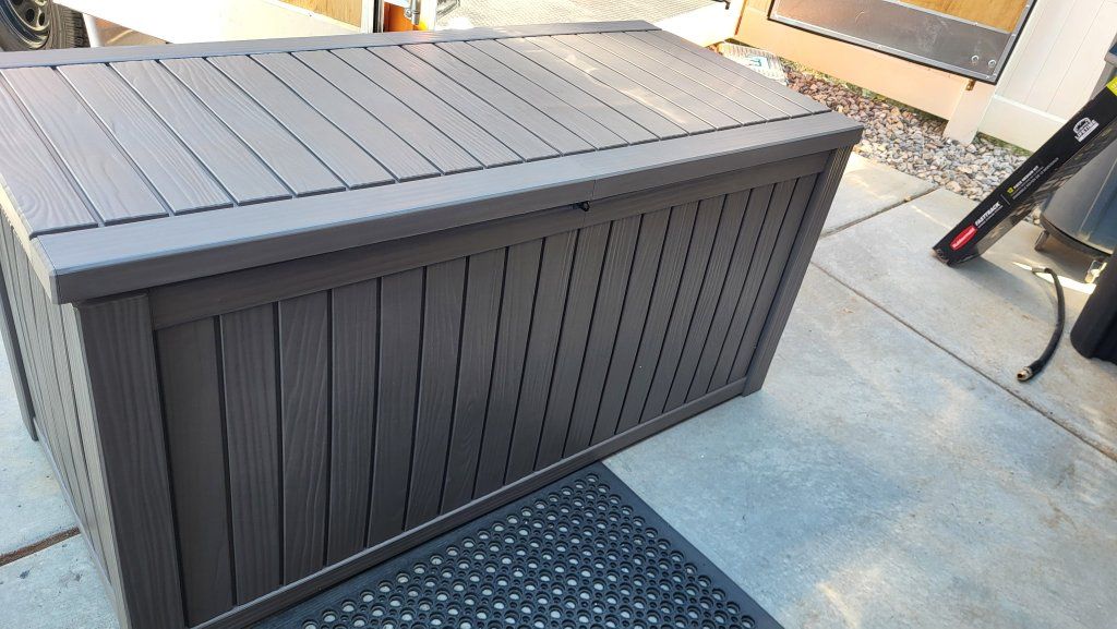 200gal Outdoor Storage Deck Box 
**w/Hydraulic Slow Close Lid ***
Gray/Beige