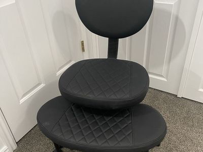 Cross-Legged Office Chair