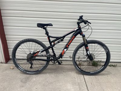 Trek Superfly 100 AL Full Suspension Mountain Bike - Black/Red