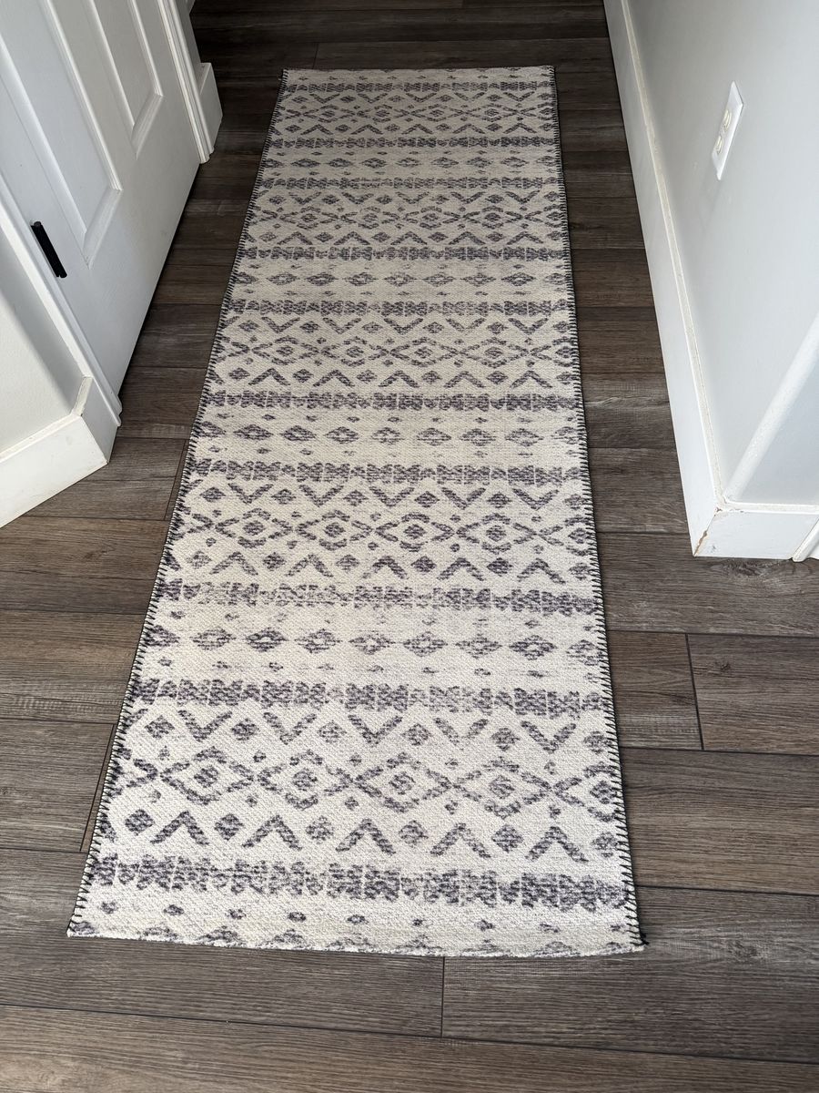 Threshold Black and White Diamond Pattern Runner Rug 28"x84" 100% Recycled Polyester