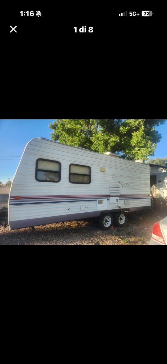 2004 Pioneer travel trailer