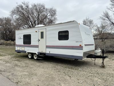 2005 Pioneer 26 Ft Sleesps 6
