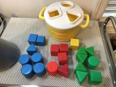 Playskool #5060.02 My First Shape N' Style Pot Toy Shape Sorter Tub Vintage 1991