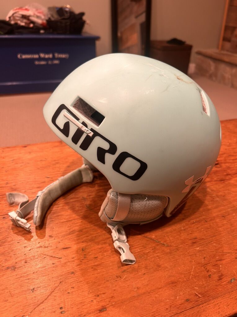 Giro Snow Helmet