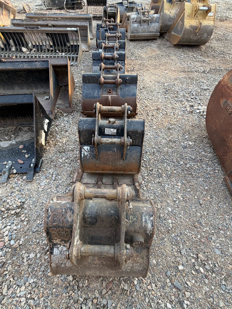 CAT 304 Buckets