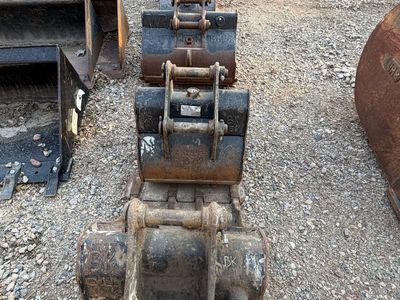 CAT 304 Buckets