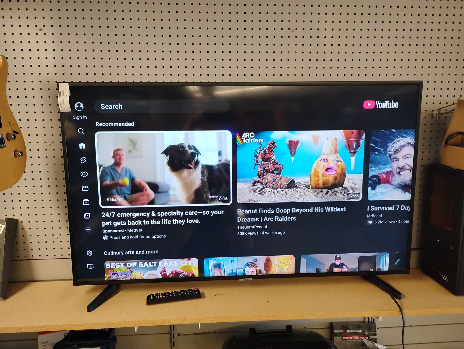 Samsung UN50NU6950 50-inch 4K Ultra HD smart LED TV