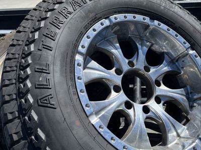35x11.5x18 smooth and quiet all-terrain tires look new