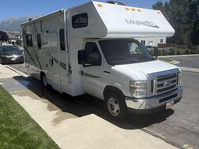 2018 Thor Motor Coach Majestic Class C Motorhome - Gas, 155k Miles