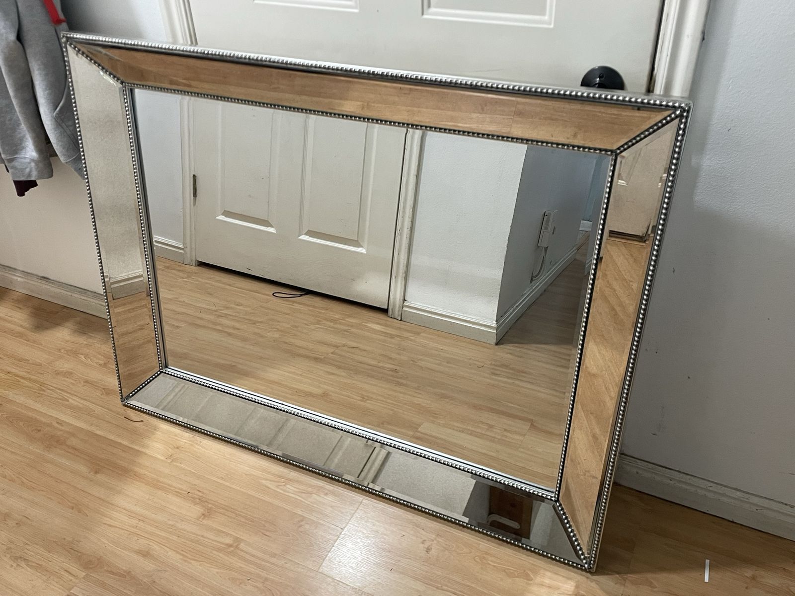 Beautiful mirror (4’ x 3’)