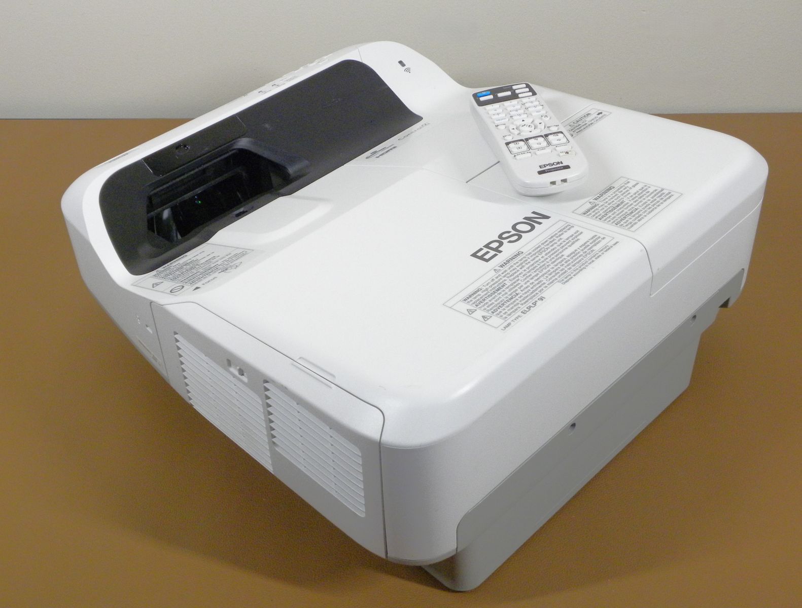 Epson 685w Ultra Short Throw 3500 Lumens Projector