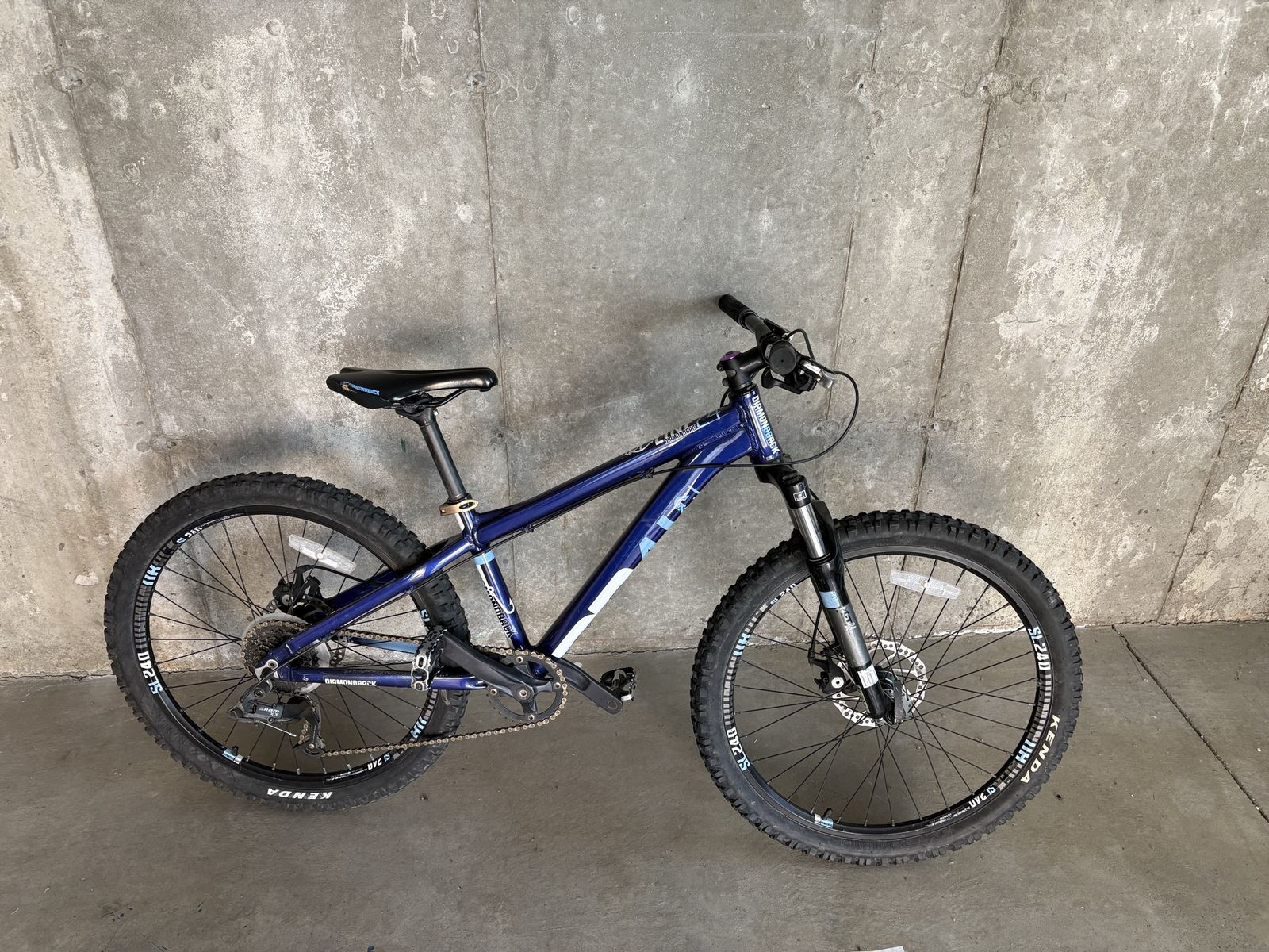 Diamondback Hook 24" Kids Mountain Bike - Blue Hardtail, SRAM Drivetrain